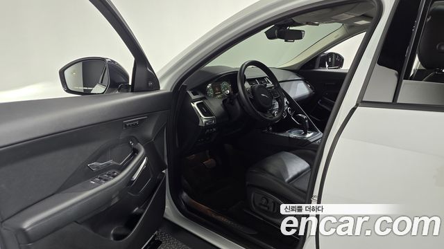 Jaguar E-PACE P250 SE 2020 — фото 10