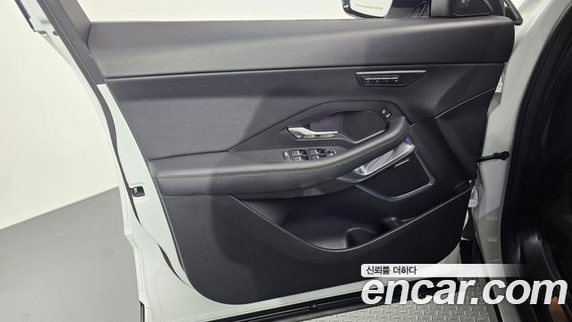 Jaguar E-PACE P250 SE 2020 — фото 30
