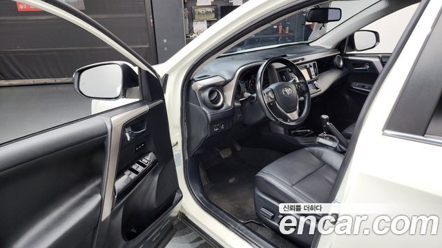 Toyota RAV4 2.5 4WD 4th 2018 — фото 10
