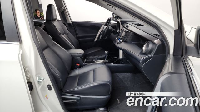 Toyota RAV4 2.5 4WD 4th 2018 — фото 11