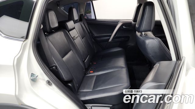 Toyota RAV4 2.5 4WD 4th 2018 — фото 12