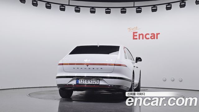 Hyundai Grandeur (GN7) 2,5 Gasoline 2WD Calligraphy 2023 — фото 4