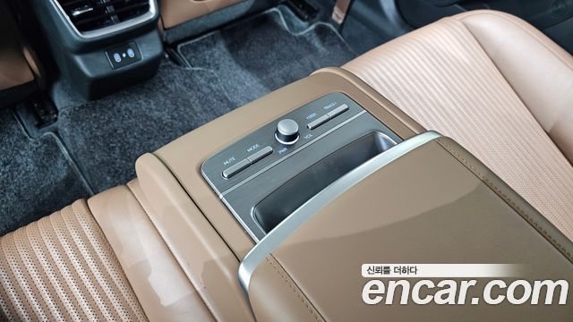 Hyundai Grandeur (GN7) 2,5 Gasoline 2WD Calligraphy 2023 — фото 16