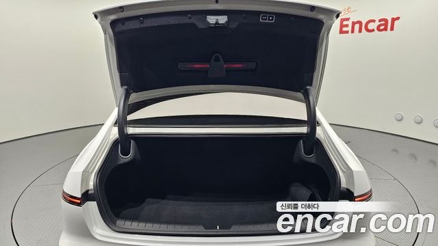 Hyundai Grandeur (GN7) 2,5 Gasoline 2WD Calligraphy 2023 — фото 17