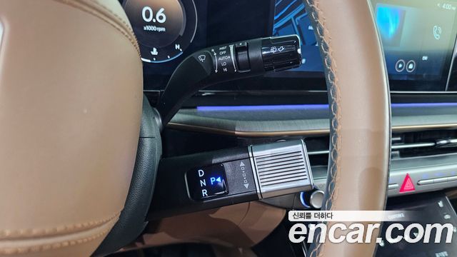 Hyundai Grandeur (GN7) 2,5 Gasoline 2WD Calligraphy 2023 — фото 18