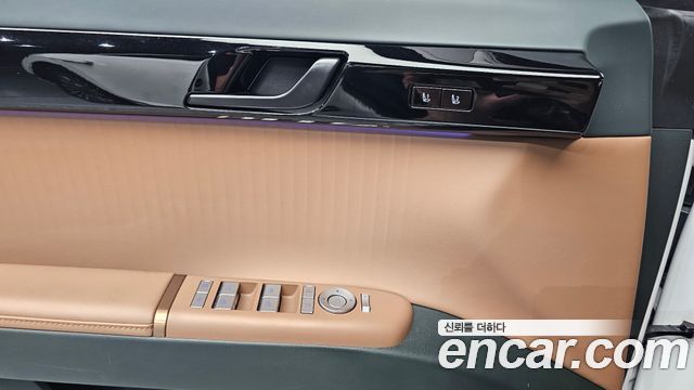 Hyundai Grandeur (GN7) 2,5 Gasoline 2WD Calligraphy 2023 — фото 19