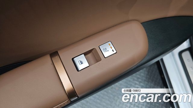 Hyundai Grandeur (GN7) 2,5 Gasoline 2WD Calligraphy 2023 — фото 28