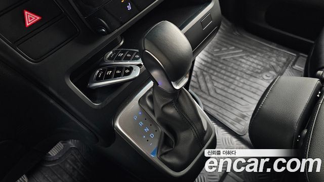 Hyundai Staria Cargo 3-Seater Modern 2023 — фото 9