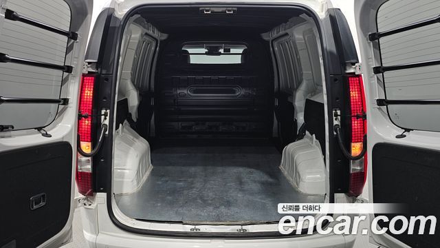 Hyundai Staria Cargo 3-Seater Modern 2023 — фото 37