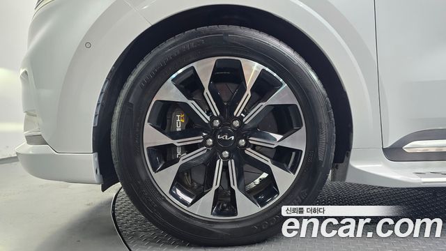 Kia Carnival (IV) Gasoline 4-Seater Hi-Limousine Signature 2022 — фото 5