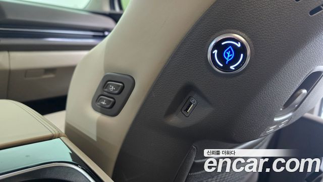 Kia Carnival (IV) Gasoline 4-Seater Hi-Limousine Signature 2022 — фото 20