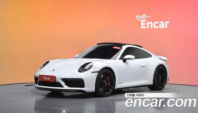Porsche 911 (992) Carrera 4 GTS