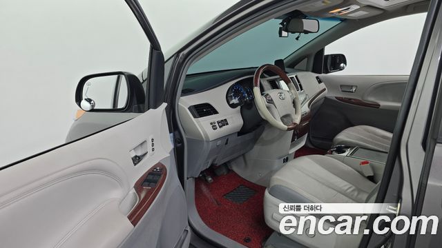 Toyota Sienna 3.5 AWD 2014 — фото 10