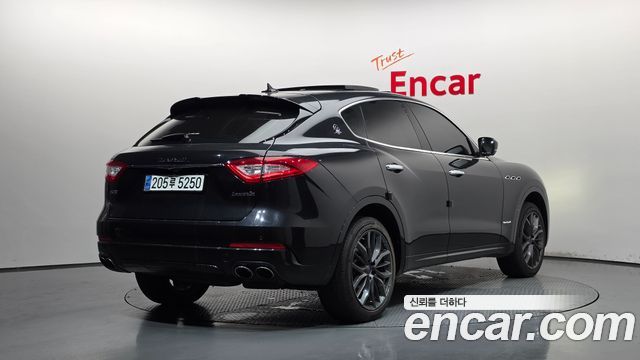 Maserati Levante 3.0 AWD GranSport 2018 — фото 2