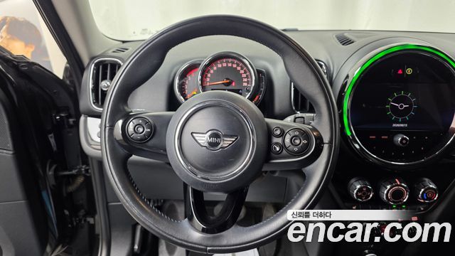 MINI Cooper D Countryman ALL4 2nd 2021 — фото 13