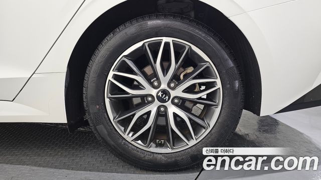 Kia K5 (III) 2.0 Prestige 2021 — фото 21