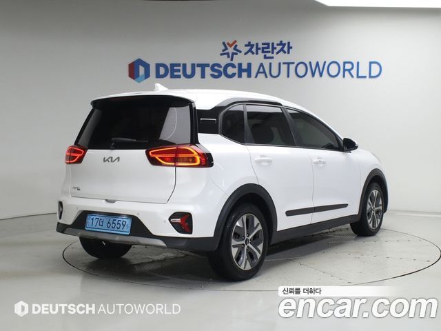 Kia Niro Plus Earth 2023 — фото 2