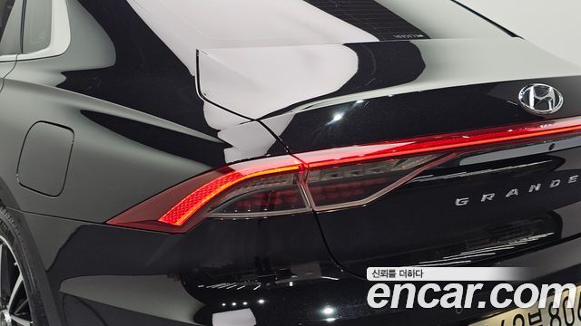 Hyundai Grandeur (IG) 2.5 Exclusice 2022 — фото 23