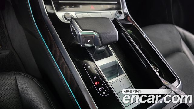 Audi Q8 (4M) 45 TDI Quattro Premium 2022 — фото 9