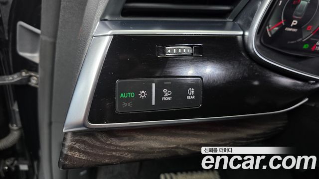 Audi Q8 (4M) 45 TDI Quattro Premium 2022 — фото 29