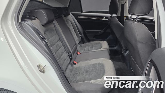 Volkswagen Golf (VII) 2.0 TDI 2016 — фото 12