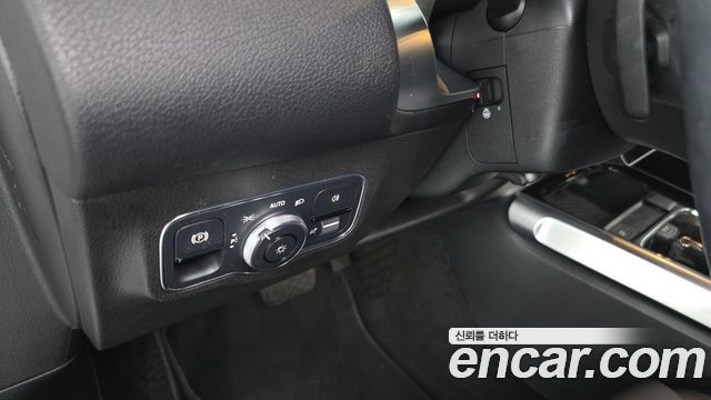 Mercedes-Benz GLB-Class (X247) GLB220 2020 — фото 35