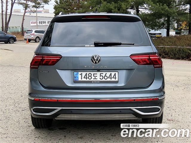 Volkswagen Tiguan Allspace 2.0 TSI Prestige 2023 — фото 4