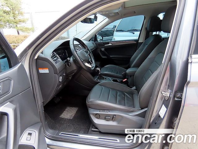 Volkswagen Tiguan Allspace 2.0 TSI Prestige 2023 — фото 5