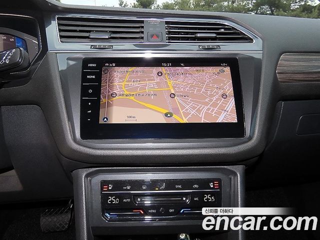 Volkswagen Tiguan Allspace 2.0 TSI Prestige 2023 — фото 16
