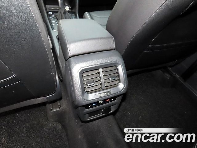 Volkswagen Tiguan Allspace 2.0 TSI Prestige 2023 — фото 19