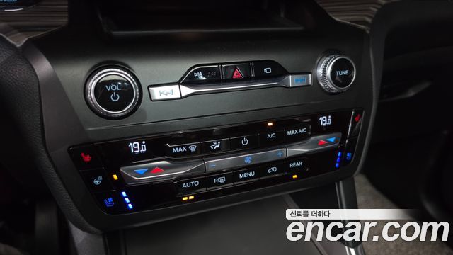 Ford Explorer (VI) 2.3 LimIted 4WD 2020 — фото 18
