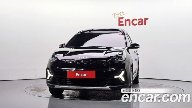 Kia Niro Plus Air 2023 — фото 3