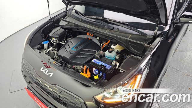 Kia Niro Plus Air 2023 — фото 6