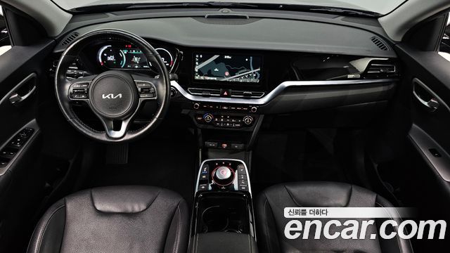 Kia Niro Plus Air 2023 — фото 7