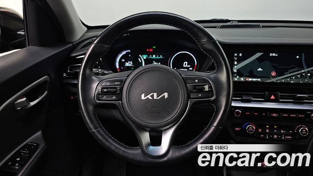 Kia Niro Plus Air 2023 — фото 15