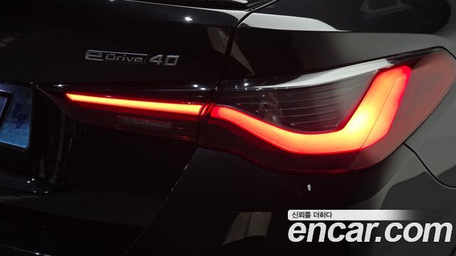 BMW i4 eDrive40 M Sports Pro 2022 — фото 23