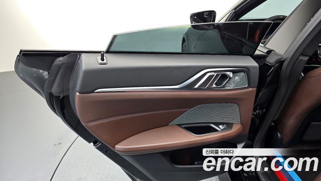BMW i4 eDrive40 M Sports Pro 2022 — фото 25