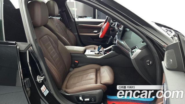 BMW i4 eDrive40 M Sports Pro 2022 — фото 26