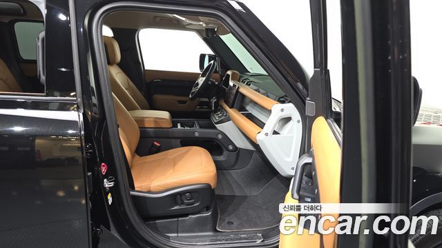Land Rover Defender (L663) 110 D300 HSE 2023 — фото 11