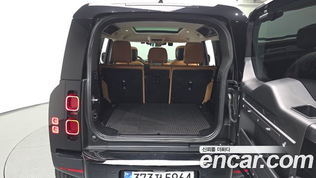 Land Rover Defender (L663) 110 D300 HSE 2023 — фото 20