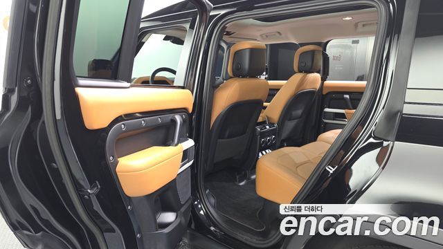 Land Rover Defender (L663) 110 D300 HSE 2023 — фото 26