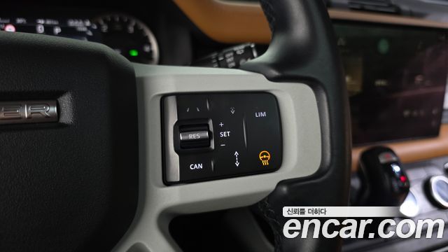 Land Rover Defender (L663) 110 D300 HSE 2023 — фото 32