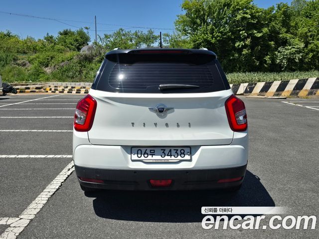 KG Mobility (SsangYong) Tivoli Air Diesel IX 2WD 2017 — фото 4