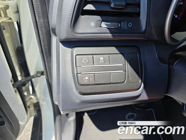 KG Mobility (SsangYong) Tivoli Air Diesel IX 2WD 2017 — фото 11