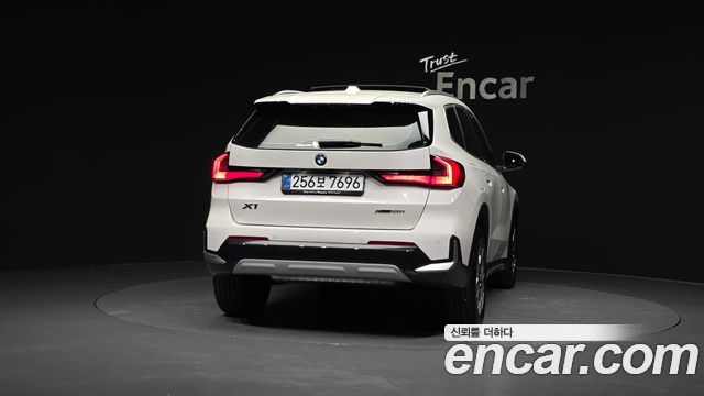 BMW X1 (U11) xDrive 20i xLine 2025 — фото 4