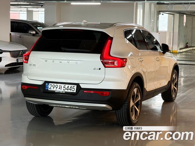 Volvo XC40 B4 Ultra Bright 2026 — фото 2