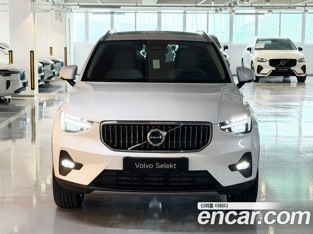 Volvo XC40 B4 Ultra Bright 2026 — фото 3