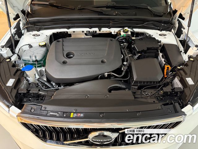 Volvo XC40 B4 Ultra Bright 2026 — фото 6