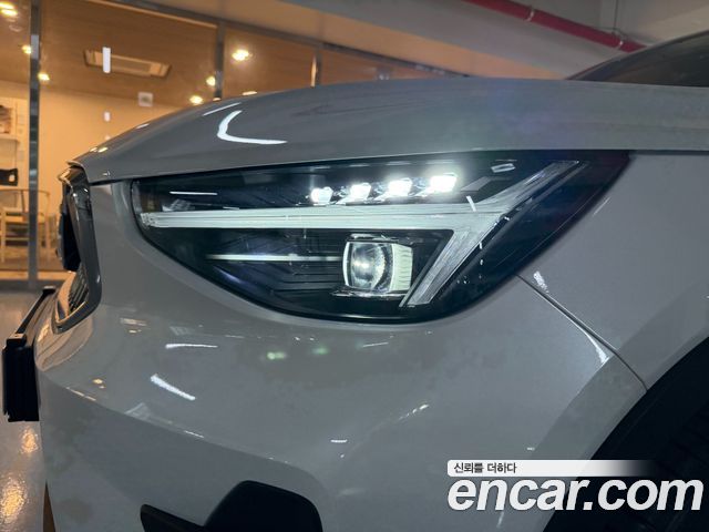 Volvo XC40 B4 Ultra Bright 2026 — фото 22