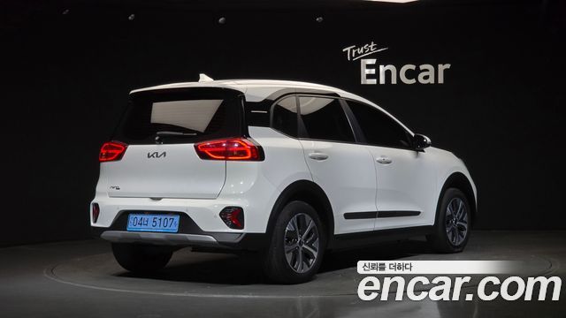 Kia Niro Plus Earth 2023 — фото 2